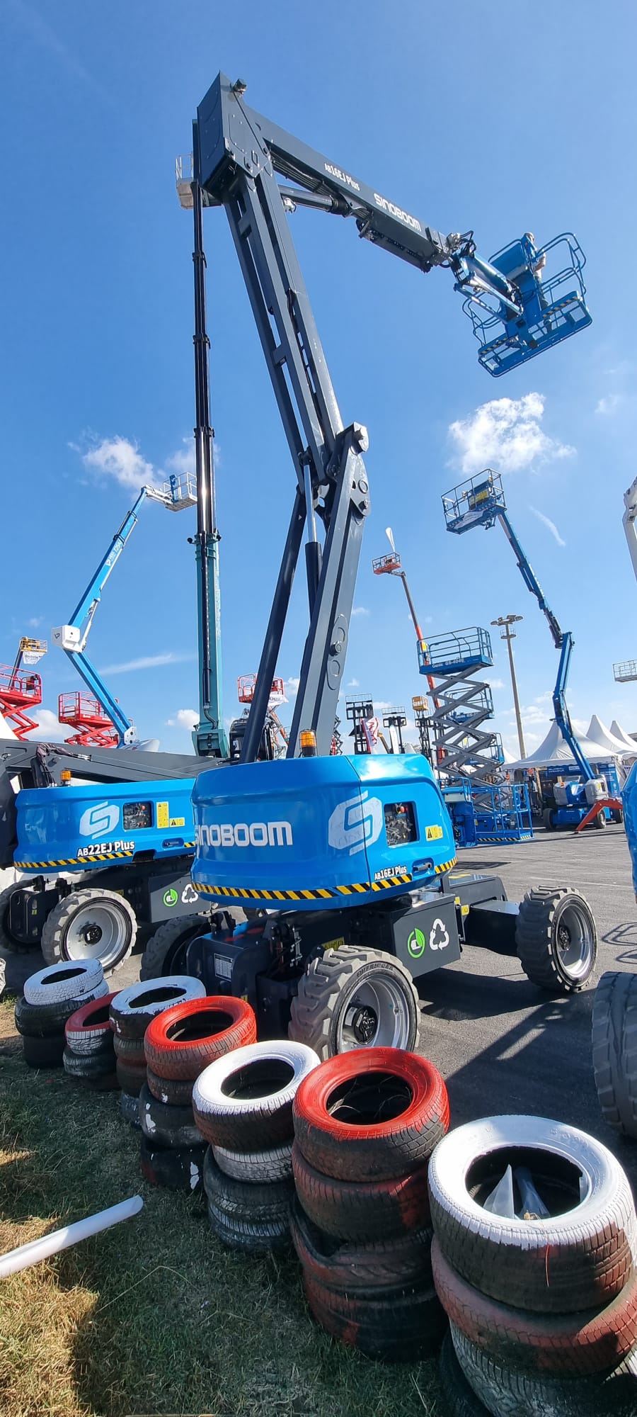 4 ADET SNOBOOM MARKA AB16EJ PLUS 4X4 AKL EKLEML MANLFTLER FLOMUZA KATILMITIR.